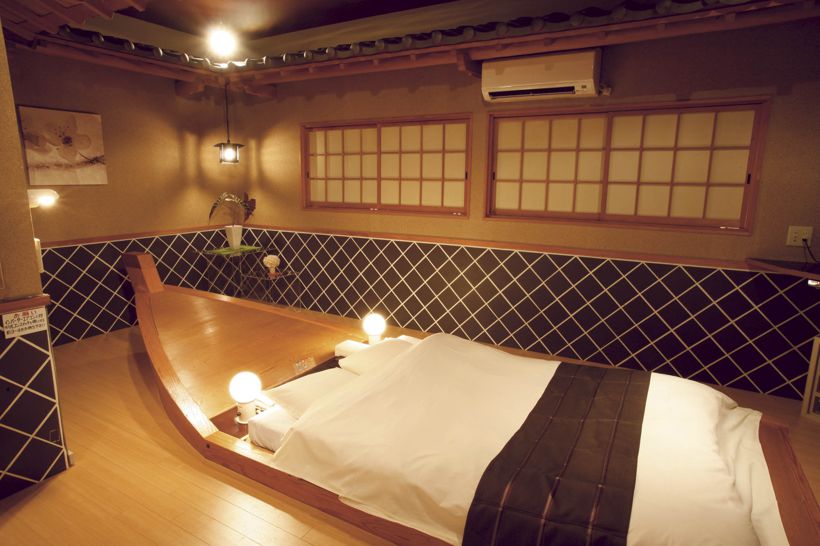 Room 012