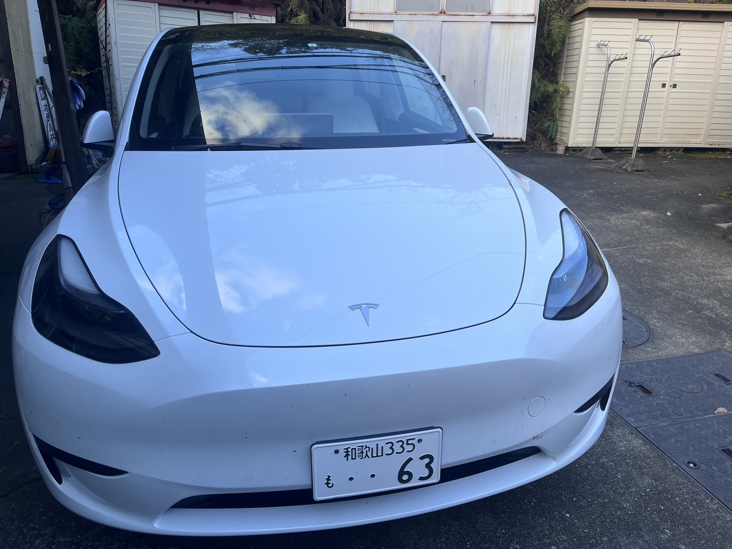 送迎車（例：テスラ）